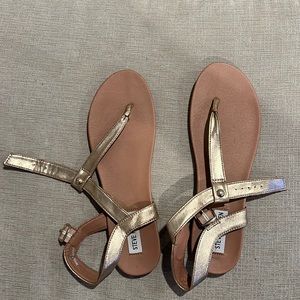Gold 10M Steve Madden sandals